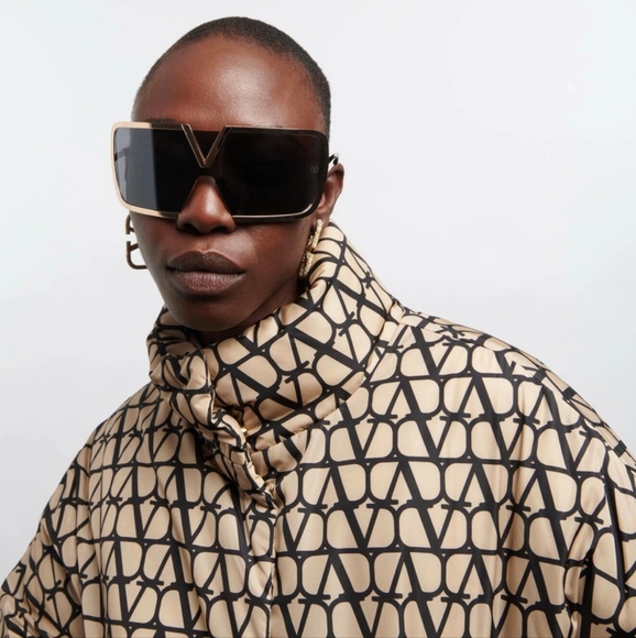 🆕️NEW VALENTINO GARAVANI Sunglasses V Romask Oversized GLASSES Designer Luxury - Picture 15 of 15